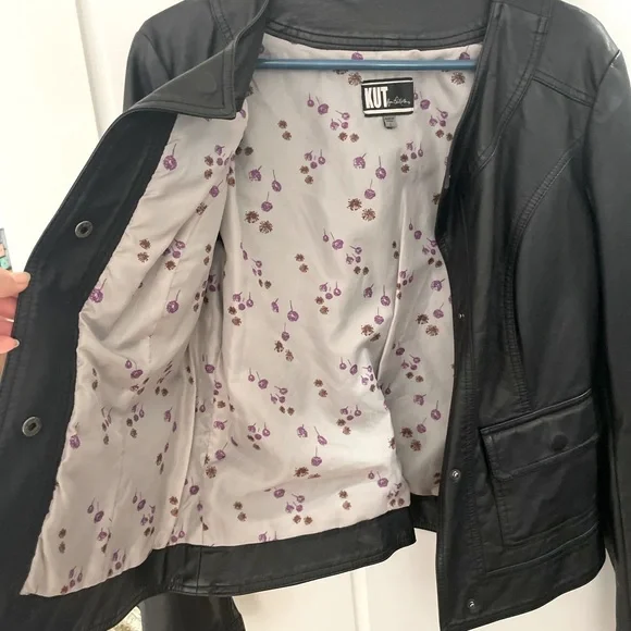 KUT from the Kloth lightweight faux leather jacket, with floral lining - Picture 4 of 7